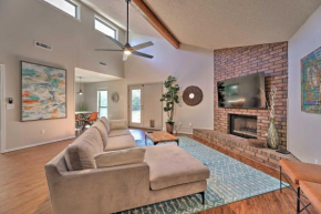 Modern Fayetteville Home Less Than 1 Mi to U of A!
